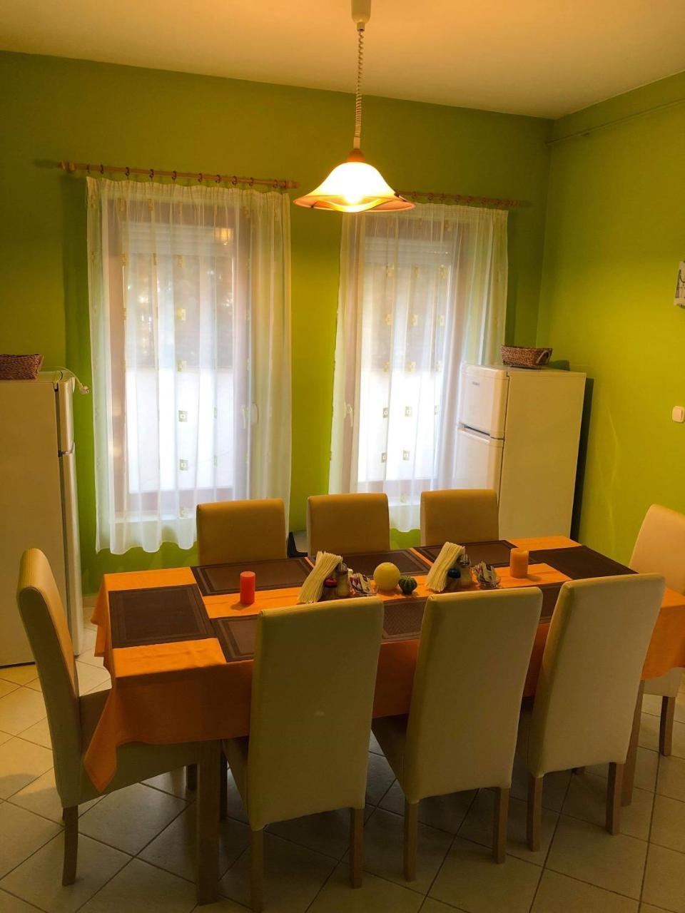 Kristaly Apartmanhaz ชาร์วาร์ ภายนอก รูปภาพ