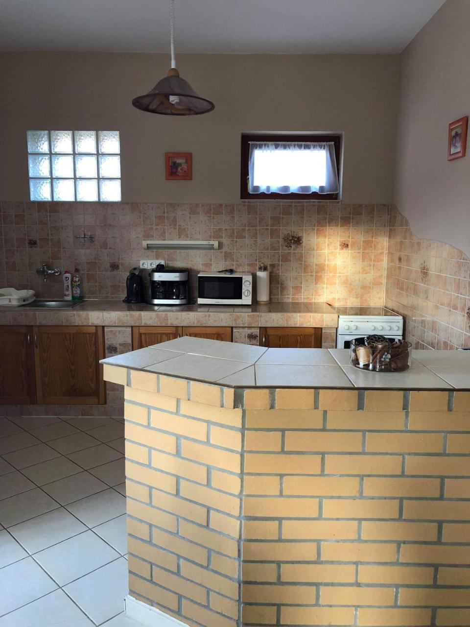 Kristaly Apartmanhaz ชาร์วาร์ ภายนอก รูปภาพ
