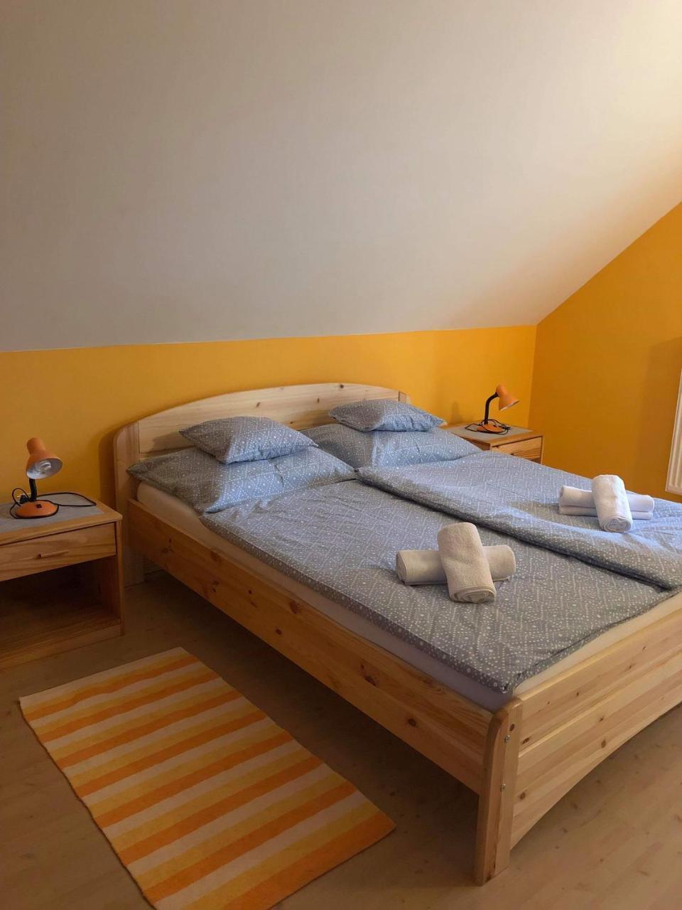 Kristaly Apartmanhaz ชาร์วาร์ ภายนอก รูปภาพ